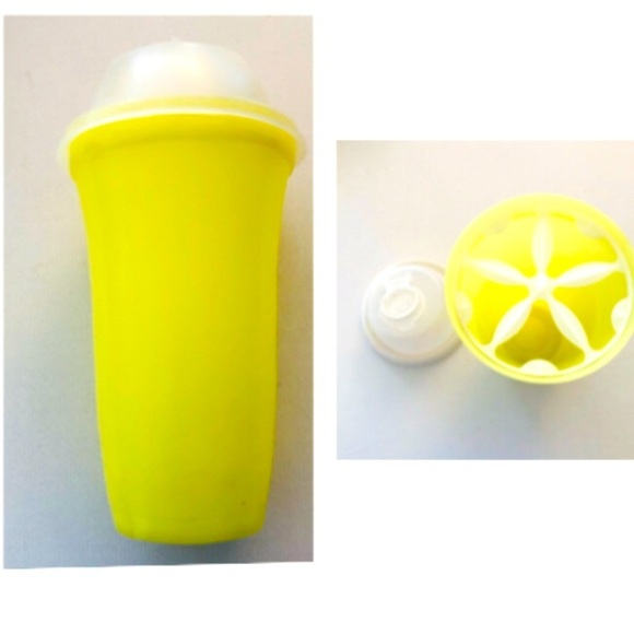 Tupperware Other - Vintage Tupperware Lemon Yellow Quick Shake Blender Gravy Shaker Salad Dressing